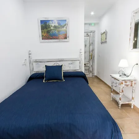 ゲストハウス La Estrella