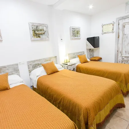 ゲストハウス La Estrella